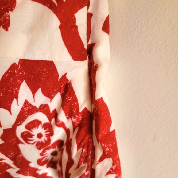 ZARA | One Shoulder Red Floral Top - Picture 2 of 4